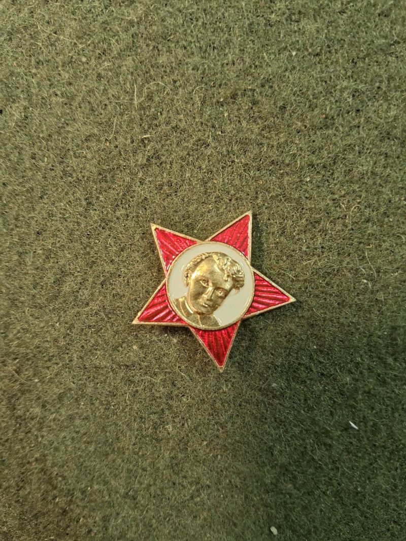 URS - Pin Escoteiro Oktyabrenok