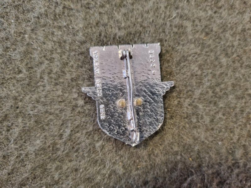 FRA - Pin 17e Regiment du Genie Parachutiste - Image 2