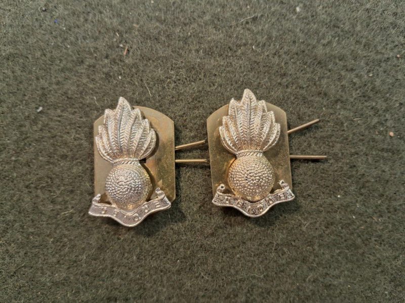 GBR - Par de Pins Royal Artillery