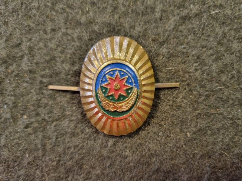 AZE - Pin para Quepe