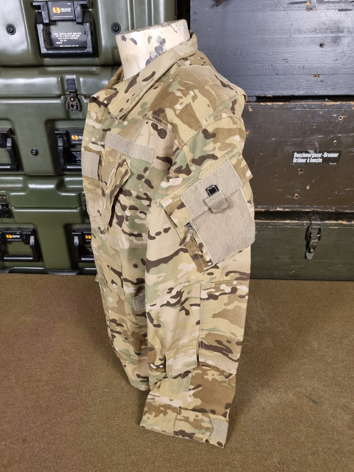 USA -GANDOLA DE PILOTO AVIAÇÃO DO EXÉRCITO A2CU MULTICAM - Imagem 3