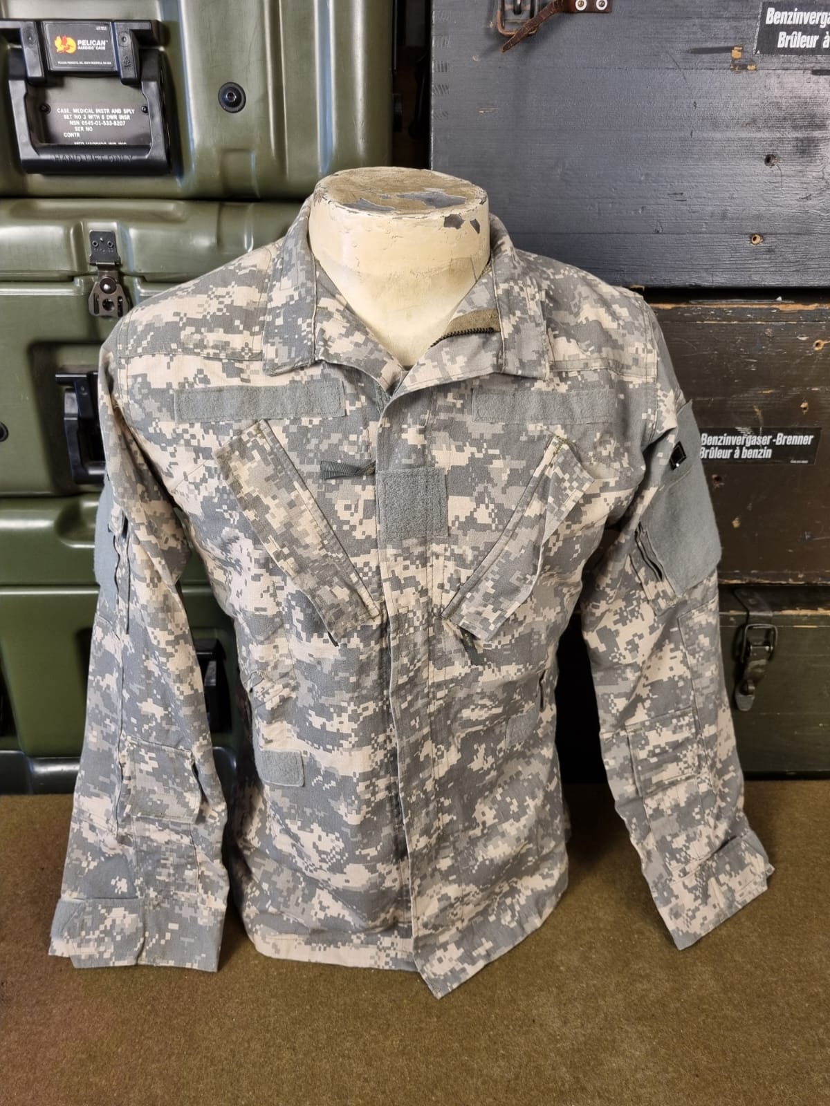 USA -GANDOLA DE PILOTO AVIAÇÃO DO EXÉRCITO A2CU UCP