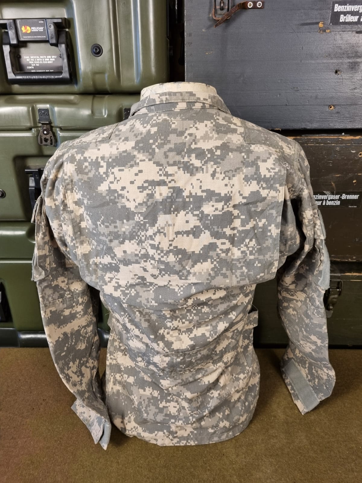 USA -GANDOLA DE PILOTO AVIAÇÃO DO EXÉRCITO A2CU UCP - Imagem 7