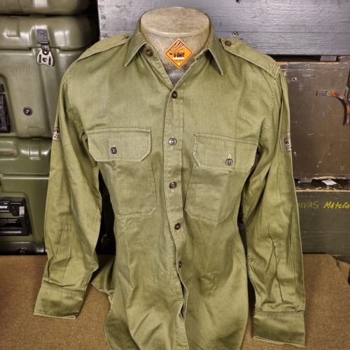 AUS CAMISA VERDE AUSTRALIANA VINTAGE 1963