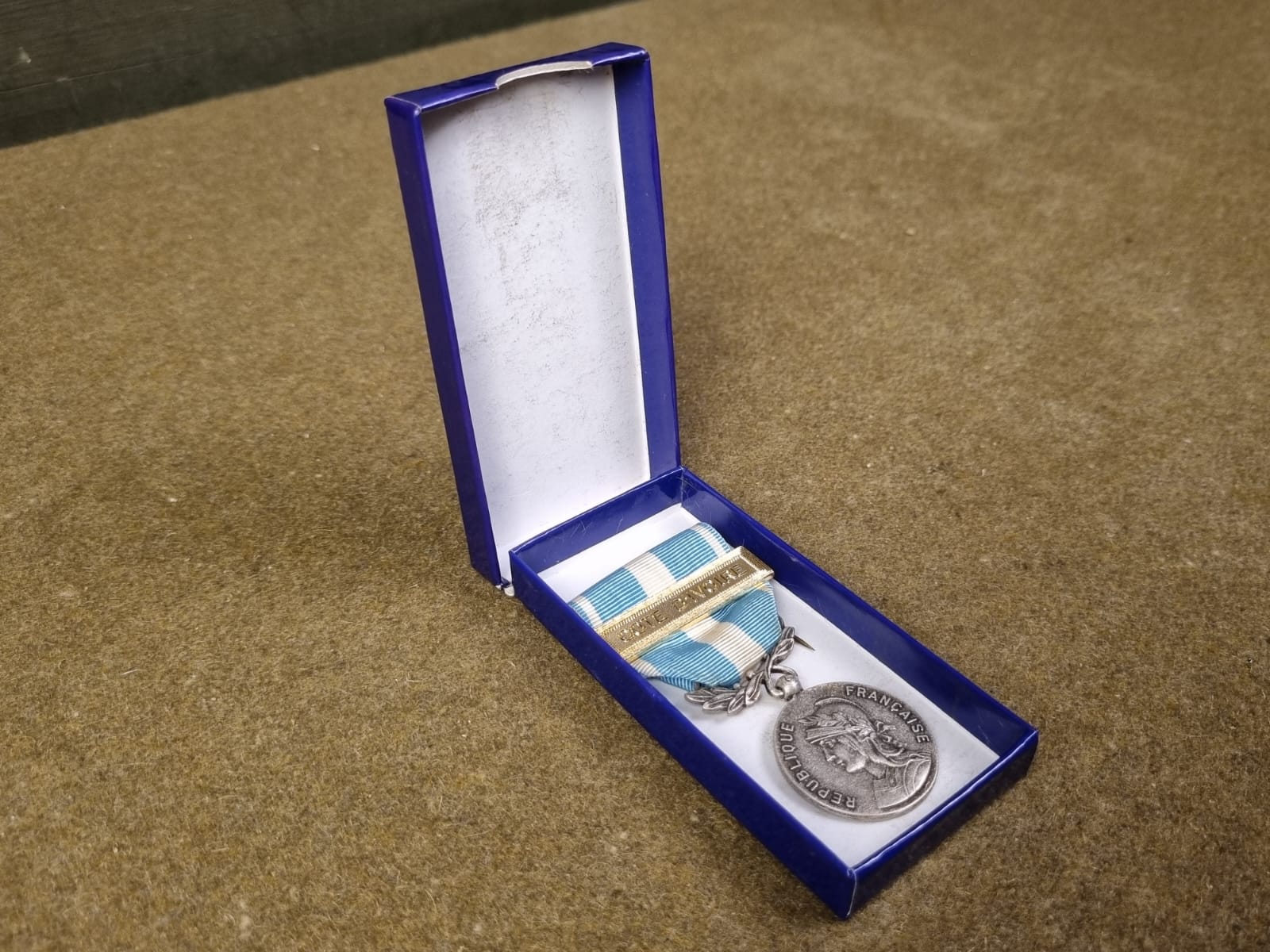 FRA MEDALHA CAMPANHA MILITAR ULTRAMAR COSTA DO MARFIM - Imagem 3