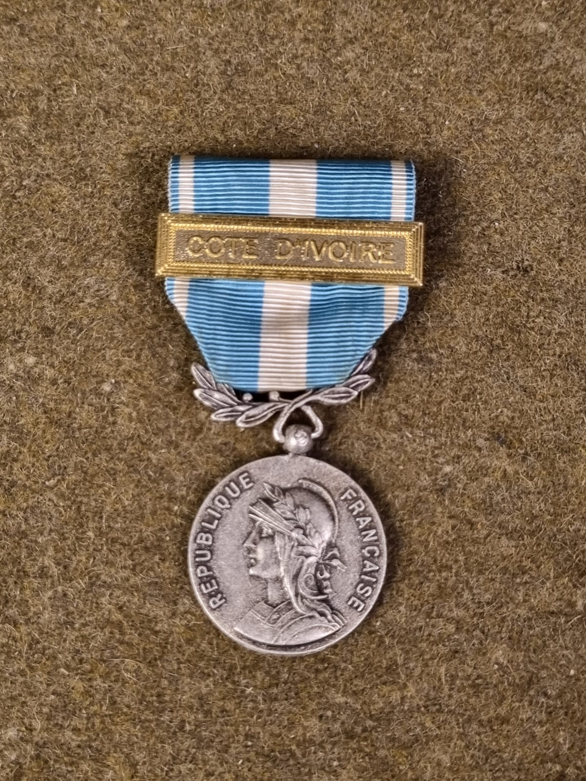 FRA MEDALHA CAMPANHA MILITAR ULTRAMAR COSTA DO MARFIM - Imagem 4