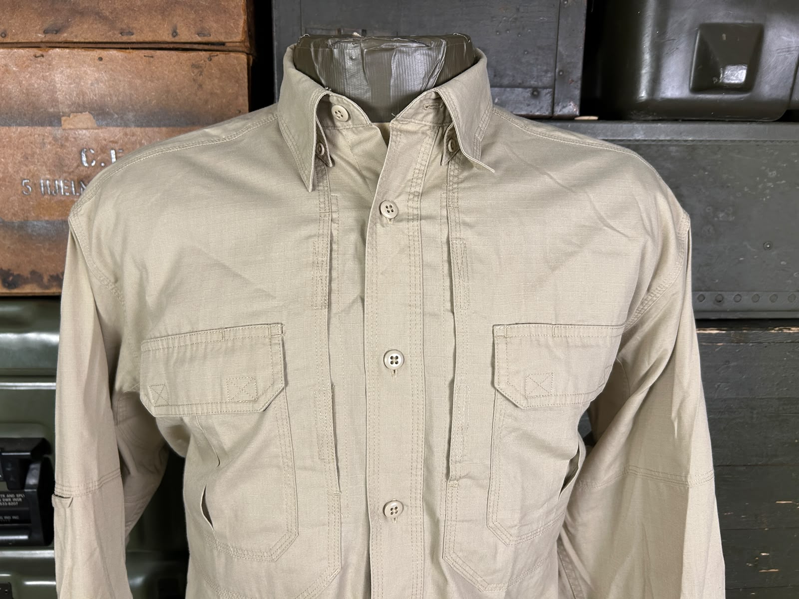 USA CAMISA 5.11 TACTICAL KHAKI - Imagem 16