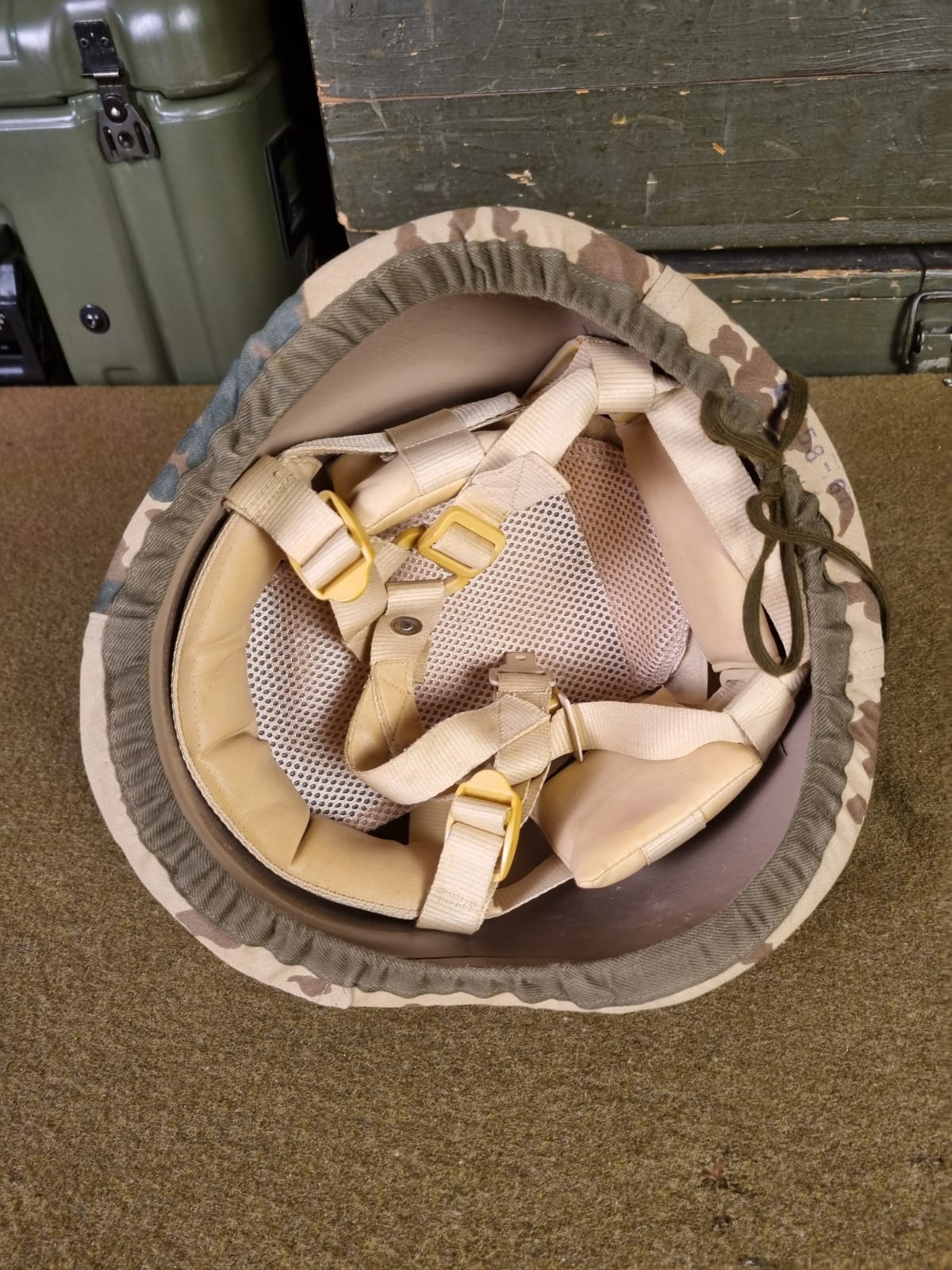 GER HELMET COVER REVERSÍVEL FLECKTARN-WUSTENTAR - Imagem 3